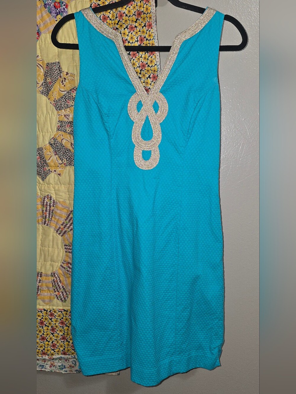 This is a Lilly Pulitzer Valli Shift Dress in teal with gold soutache embroidery